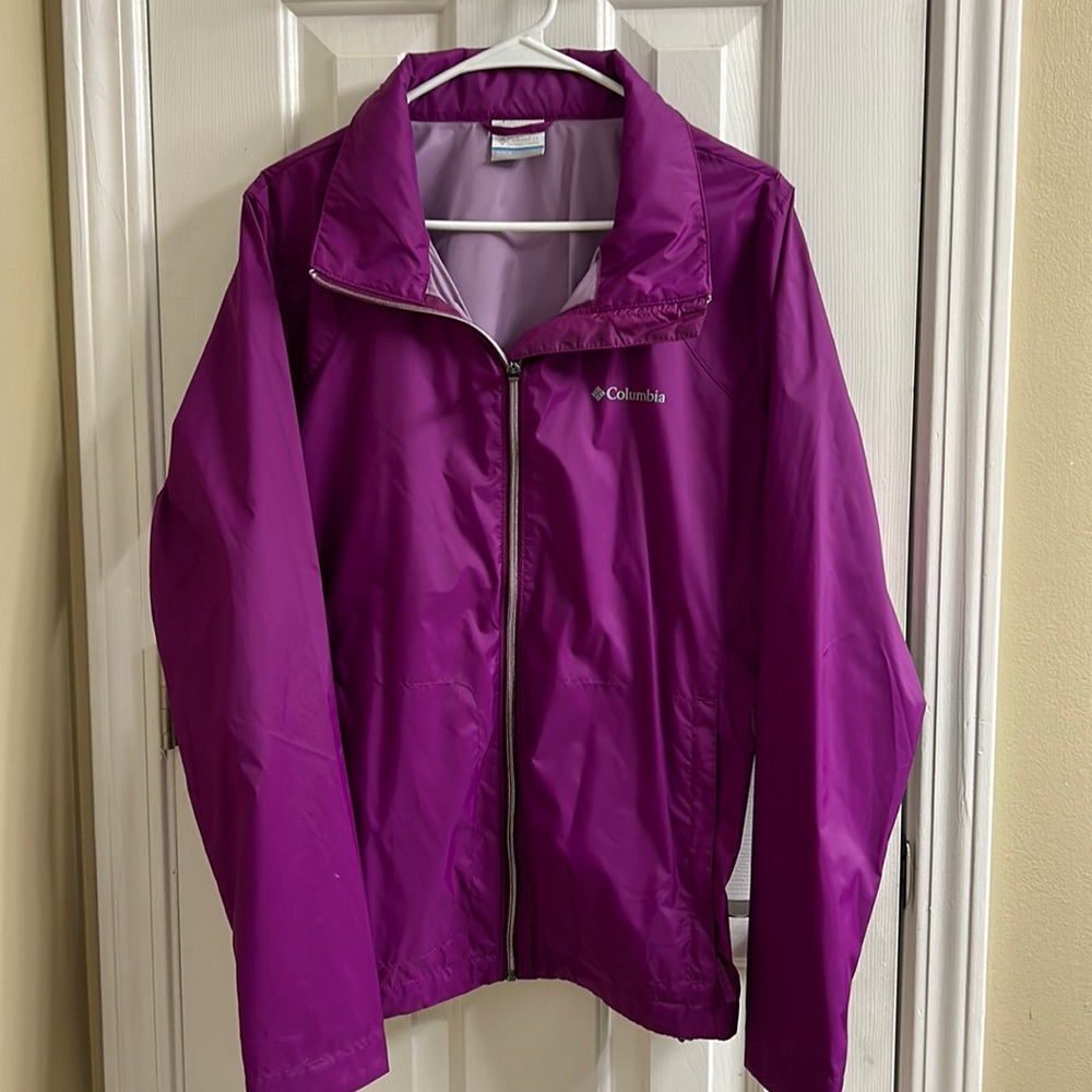 Womens Columbia wind/rain jacket